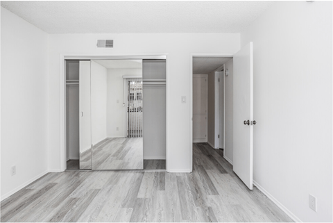 Large Bedroom Space at The DRACENA Apts, Los Feliz, Los Angeles